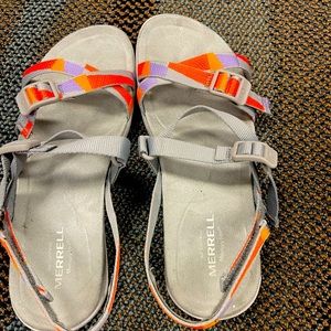 All cushion MERRELL sandals size 7 women’s. Barely worn.